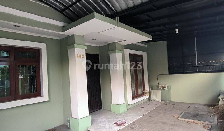 DISEWAKAN RUMAH 2 LANTAI,ADA AC, & SIAP HUNI  2