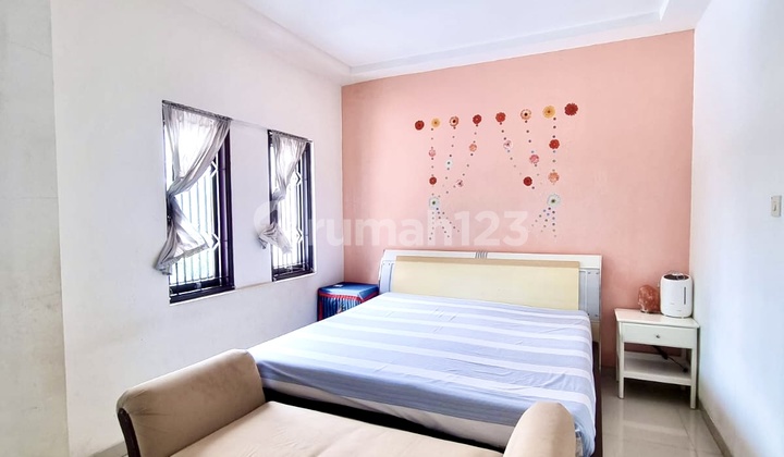 Disewa Rumah Full Furnished, 2 Lantai Full, & Siap Huni Di Taman Palem Lestari 2