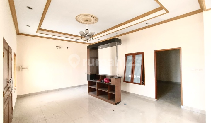 [ Rumah Terbesar Citra 1 ] Disewa Rumah 10 X 20 M², 2½ Lantai, Hadap Selatan, & Cocok Utk Keluarga Besar Citra Garden 1, Jakarta Barat