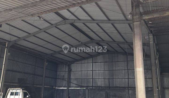 DI JUAL GUDANG LUAS TANAH 2.600M² PINGGIR JALAN RAYA 2