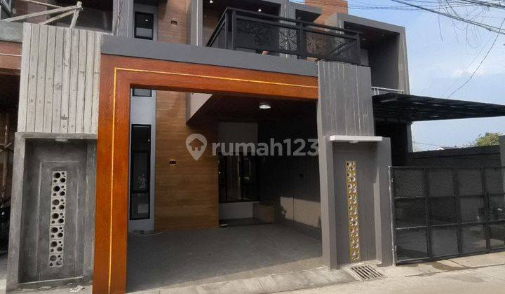 jual rumah modern 2 lantai ada rooftop nya 2