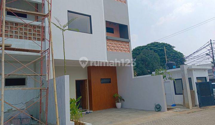 Rumah 3 lantai ada rooftop di Pondok cabe dekat tol pamulang 1