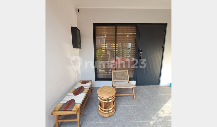 Dijual Rumah Strozzi Attic 7X12 Full Furnished Gading Serpong 2