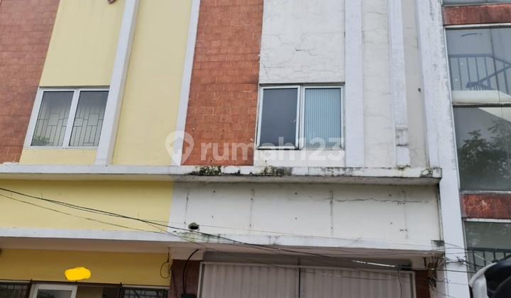 Ruko 3 Lantai di Dormitori Gading Serpong Seberang Kampus UMN Ruko 3 Lantai di Dormitori Gading Serpong Seberang Kampus UMN