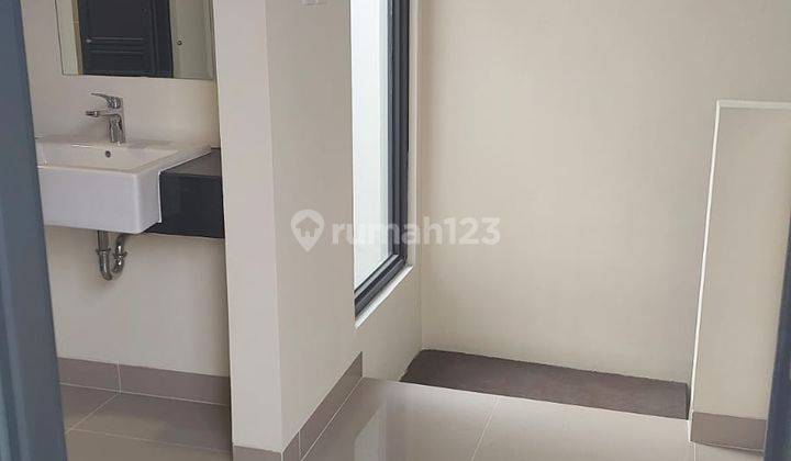 Rumah 3 Lantai Attic 7 X 12 Leonora Gading Serpong Unfurnished 2