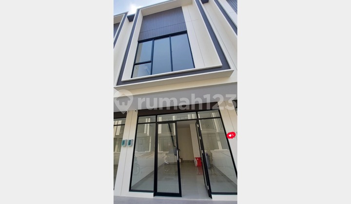 For Rent 2-Story Shop House Ready to Use in Sorento West Gading Serpong