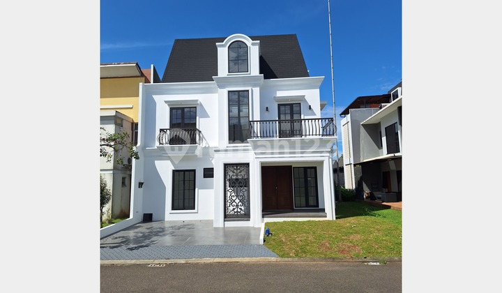 For Sale 3-Story Semi-Furnished House Ready to Occupy in The Icon BSD City For Sale 3-Story Semi-Furnished House Ready to Occupy in The Icon BSD City