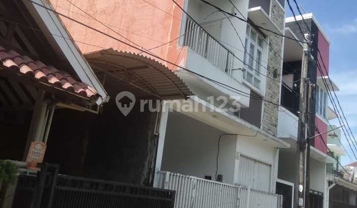 Dijual Cepat Rumah 2 Lantai di Medang Lestari Serpong Pagedangan