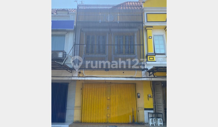 For Rent 5x12 Ready-to-Use Shop House in Golden Viena BSD For Rent 5x12 Ready-to-Use Shop House in Golden Viena BSD