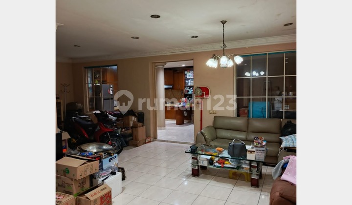 Dijual Rumah 2 LT 8X18 Semi Furnished Siap Huni di Lippo Karawaci