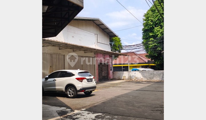 Dijual Tanah + Bangunan 800M2 Hadap Jalan Raya Ciledug di Jl. Ciledug Raya Petukangan Selatan, Pesanggrahan, Kota Jakarta Selatan, Dki Jakarta, Indonesia, 12270, Petukangan