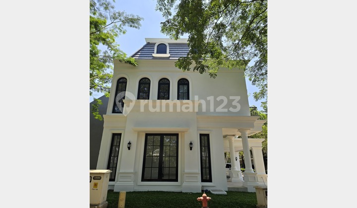 For Sale 3-Story House Semi Furnished Cluster Vanya Park BSD 2