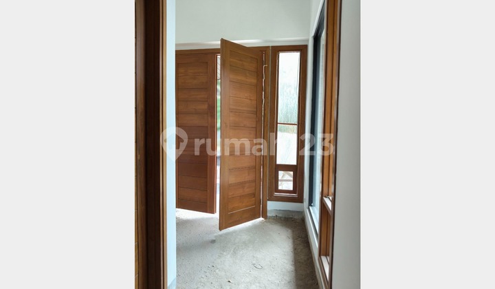 For Sale 3-Story House with Hook + Attic Room in The Foresta Cluster, Bsd City. 2