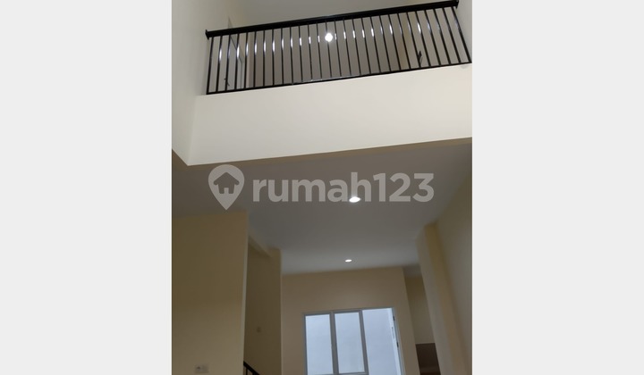 Dijual Rumah 2 Lt 9X18 Siap Huni di Griya Loka Sektor 1.1 Bsd 2