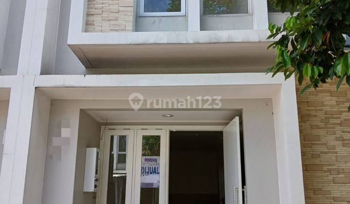 tampak depan dijual rumah 2 lantai 6x12