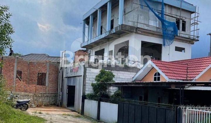 CEPAT RUMAH 3 LANTAI TENGAH KOTA 1