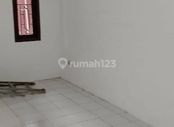 DiSewa Rumah Bagus Di Jalan utama Komplek Taman Rahayu  1