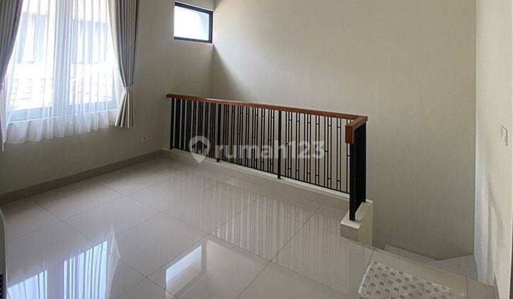 Rumah Minimalis Modern 2 Lantai Di Kota Wisata  2