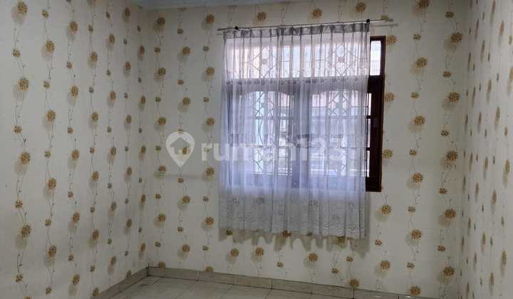 Rumah 3 Lantai Di Sewakan Teluk Gong.lokasi Strategis 2