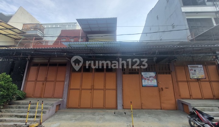 Jual Cepat Kost 3 Lantai...Lokasi Strategis..Jalanan 2.Mobil Lega Jual Cepat Kost 3 Lantai...Lokasi Strategis..Jalanan 2.Mobil Lega