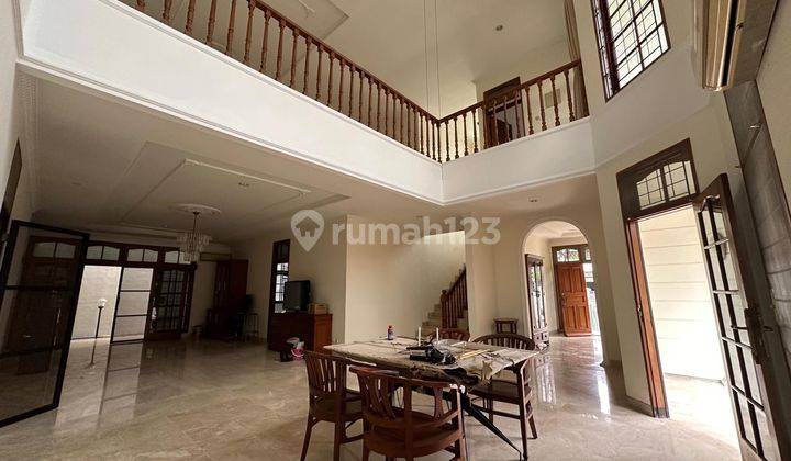 Rumah Hoek Fasilitas Kolam Renang 2