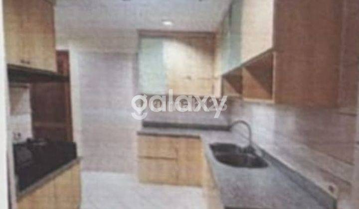 JUAL CEPAT! Kondo Eksklusif di Graha Family – View Golf, 3+1 KT, Harga Miring!