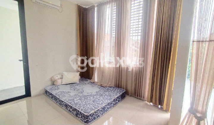 JUAL RUMAH MINIMALIS 2 LANTAI RUNGKUT ASRI SELANGKAH DARI MERR 2