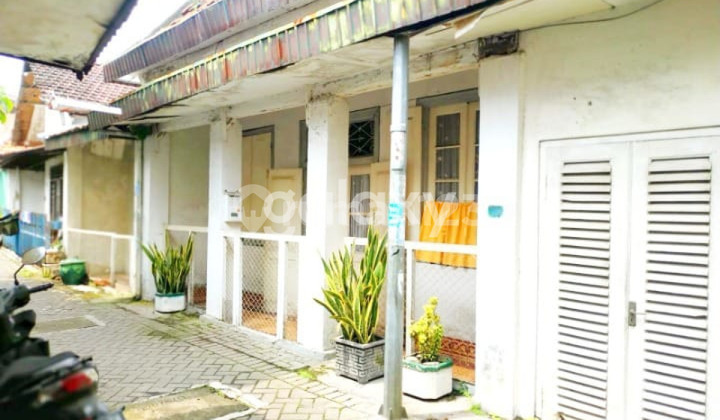 Jual Rumah Murah di Tengah Kota di Jl. Peneleh