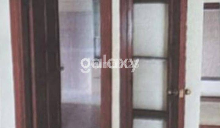 JUAL CEPAT! Kondo Eksklusif di Graha Family – View Golf, 3+1 KT, Harga Miring!