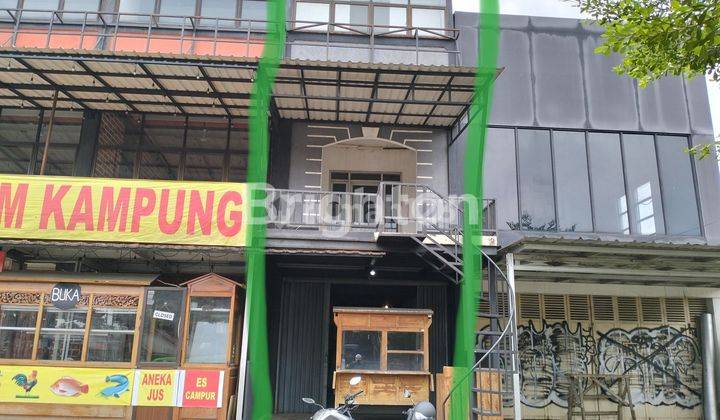 RUKO 2 1//2 LANTAI ADA ROOFTOP DI PINGGIR JALAN RAYA 1