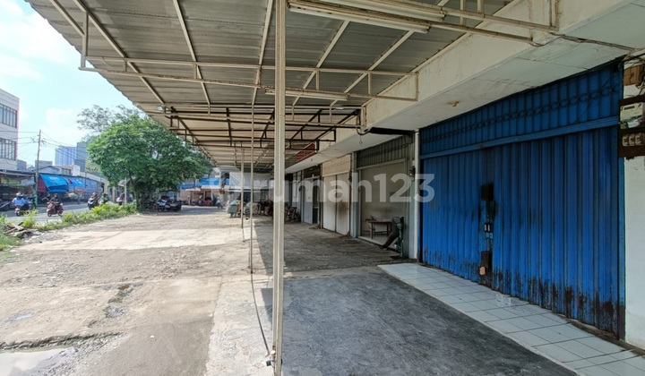 3-Storey Terraced Shophouse in Duri Kosambi, West Jakarta 2