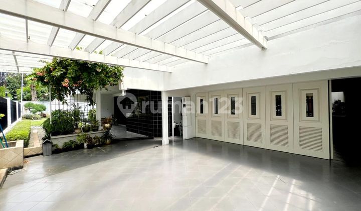 Rumah Mewah Serasa Villa Duri Kepa Jakarta Barat