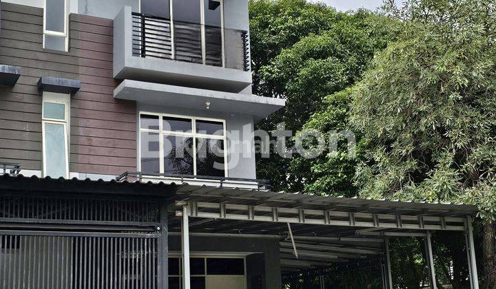 RUMAH TOWN HOUSE HOEK 3 LANTAI KATAMARAN PIK 1 2