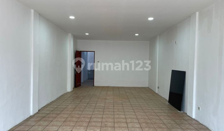 Newly Renovated Shop House Below Market Price in Grogol, West Jakarta 2