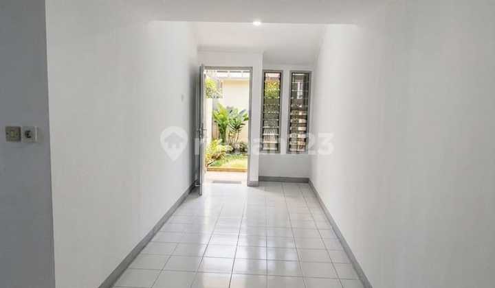 Tidy 1.5 Story House Ready to Occupy Tanjung Duren West Jakarta