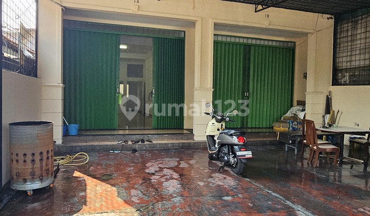 Three-Story Linked Commercial Shop-House on Main Street, Meruya, West Jakarta 2