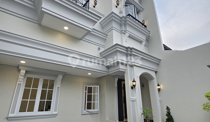 Rumah Mewah American Classic Siap Huni Joglo Jakarta Barat 2
