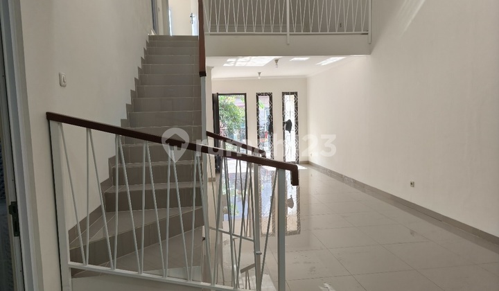 Rumah Baru Renovasi 2 Lantai Semanan Jakarta Barat 2