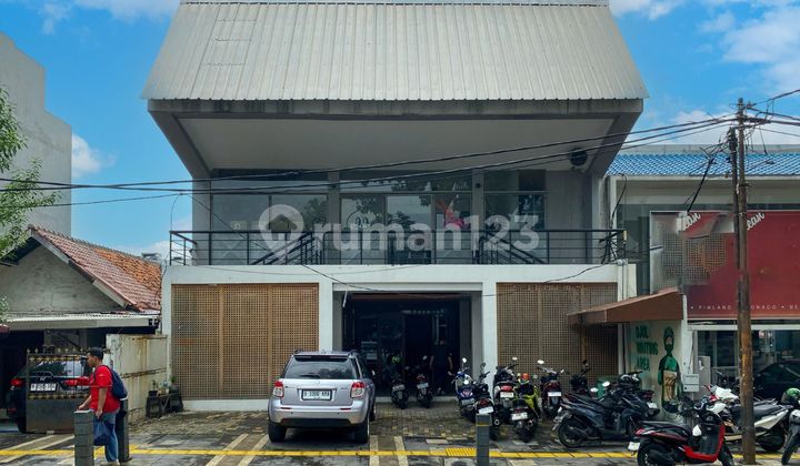 Tempat Usaha Strategis Pinggir Jalan Senopati Kebayoran Baru Tempat Usaha Strategis Pinggir Jalan Senopati Kebayoran Baru