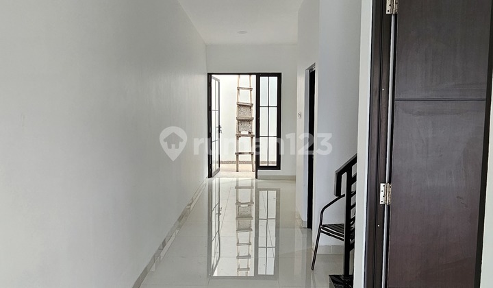 New 2-Story Ready-to-Occupy House in Meruya, West Jakarta 2