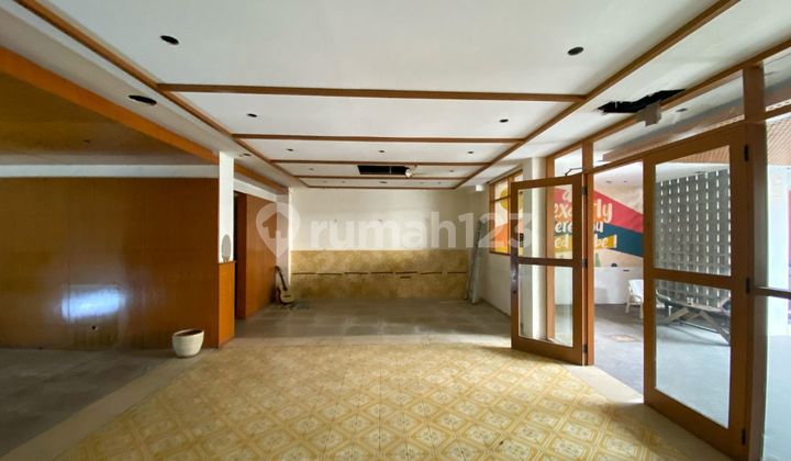 Tempat Usaha Strategis Pinggir Jalan Senopati Kebayoran Baru