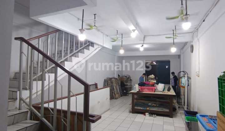 Ready-to-Use 4-Storey Shophouse in Duta Harapan Indah, Teluk Gong, North Jakarta 2