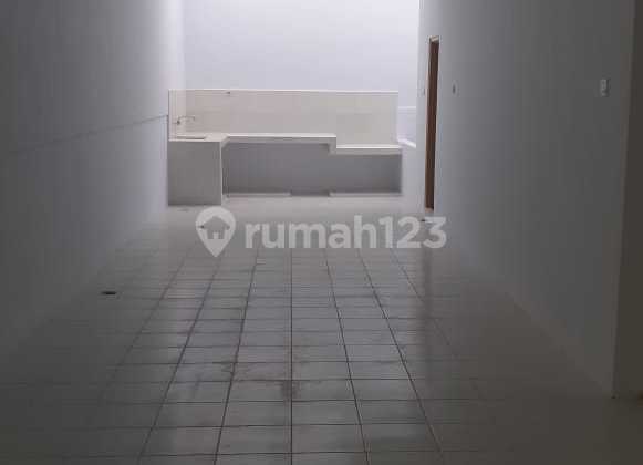 Quick Sale: 3-Story Shop House Mutiara Taman Palem, Cengkareng, West Jakarta 2