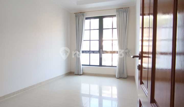 Brand New Fully Furnished Ready-to-Occupy Rental House in Pluit, North Jakarta Brand New Fully Furnished Ready-to-Occupy Rental House in Pluit, North Jakarta