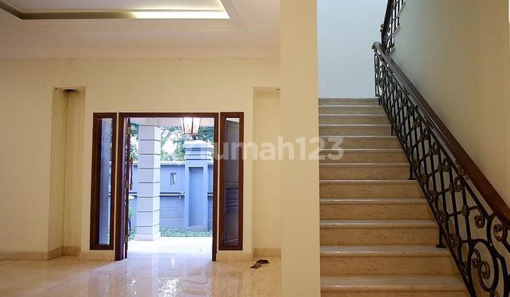 FOR SALE RUMAH SIAP HUNI DALAM PRIVATE TOWNHOUSE AREA LEBAK BULUS JAKARTA SELATAN