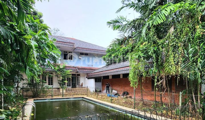 RUMAH LAMA KONSEP MODERN, AKSES JALAN LEBAR DI BANGKA KEMANG, JAKARTA SELATAN