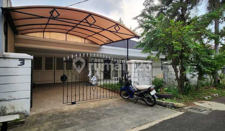 Dijual Rumah Lama Posisi Hoek di Cipete Dijual Rumah Lama Posisi Hoek di Cipete