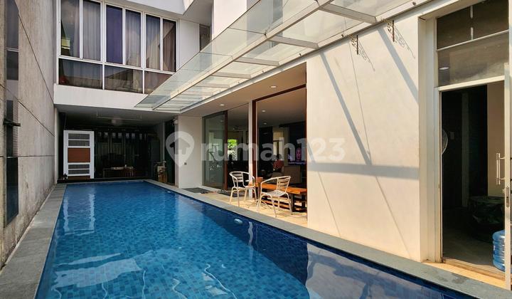 MODERN TROPICAL STYLE Location Kemang Ampera/Cilandak
