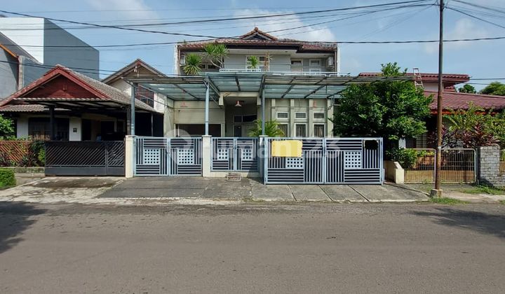 Quick Sale !! Ready-to-Occupy House in the Large Bintaro Jaya Complex