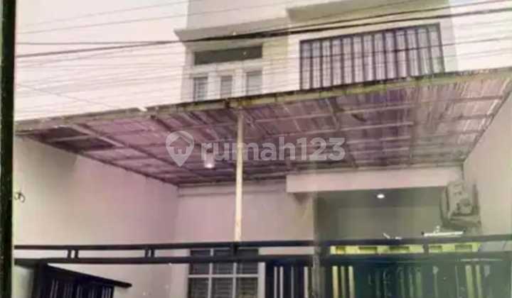 Dijual Rumah Fully Furnished Lokasi Strategis Veteran Bintaro Dekat Tol Jorr